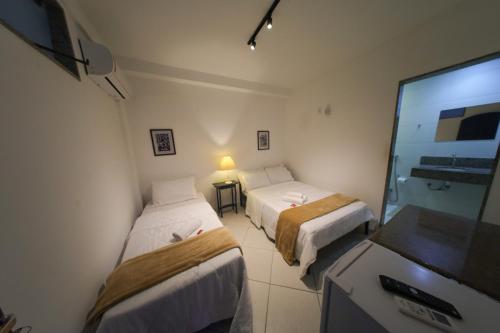1 double bed, 1 twin bed