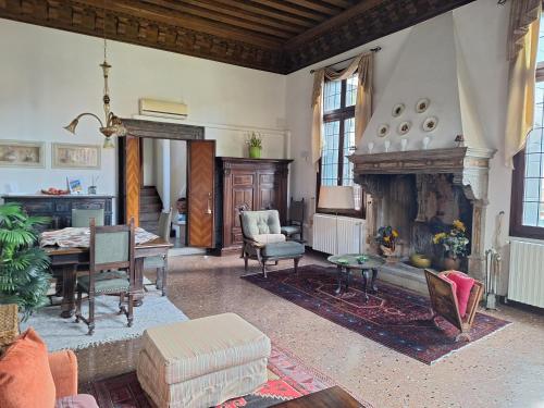 Appartamenti Palazzo Foscarini . - image 8