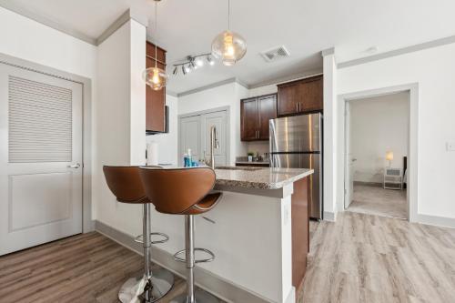 Overlook 3005 Luxe Modern Corporate 2bd Apt in Knoxville, USA