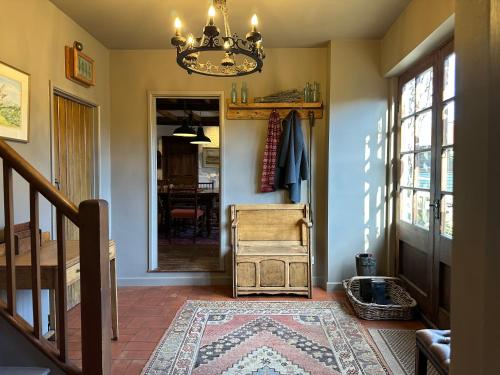 The Old Forge B&B and Glamping in คอมพ์ตัน แอบบาส