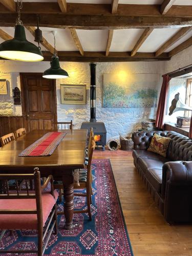 The Old Forge B&B and Glamping in คอมพ์ตัน แอบบาส