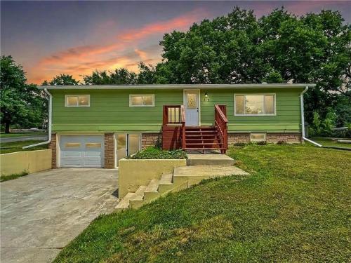 . The Green House! Sleeps 12