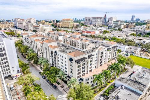 Stylish Modern Apartments at Gables Grand Plaza in Miami in Miami, USA