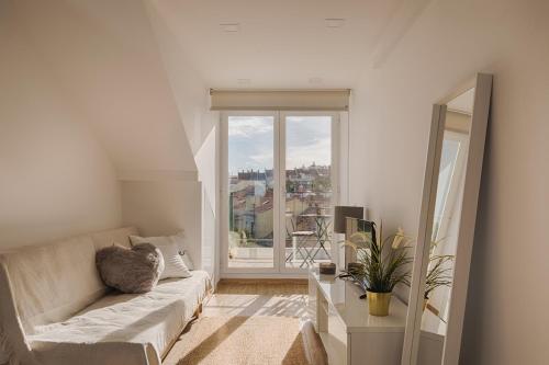 Romantic Gem with 2 Terraces in Alcântara, Lisbonne