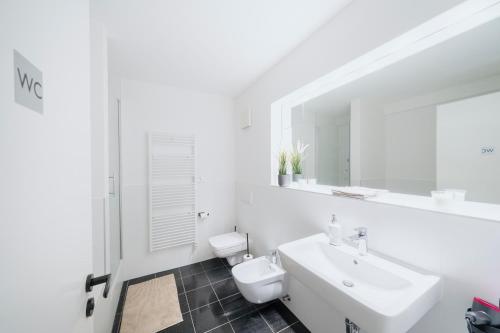 Luxurious 105m2 Penthouse in Prime Location 4 Bedroms & Balcony, Berlin (Foto 6)