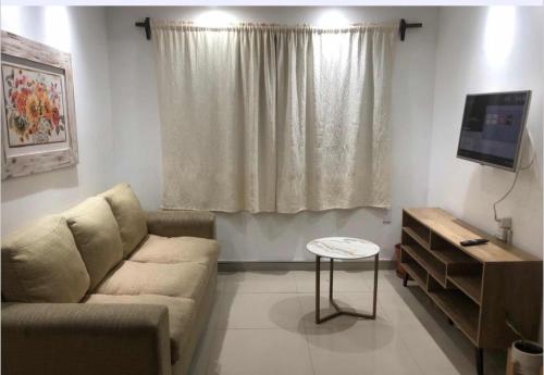 Iluminado y comfortable apartamento tranquilo apartamento in ดูราซโน