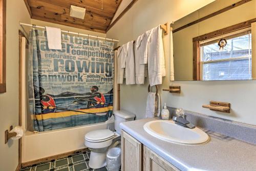 Nantahala Gorge Cabin with Hot Tub - 7 Mi to Tsali! - image 11