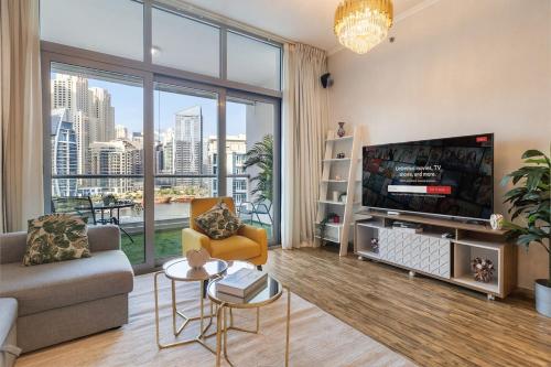 Royal Marina Experience Lavish 2BR Waterfront View, Dubaï (photo 5)