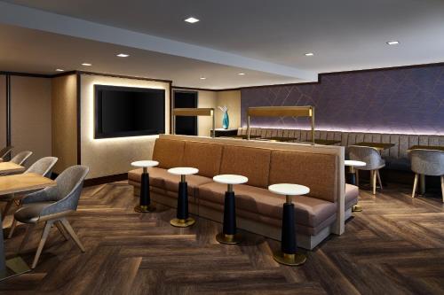 Double Room with Two Double Beds - Club Access image 2
