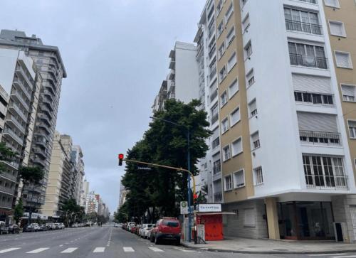 Check and Home - Colón III - 4 Huéspedes en Zona Güemes a 100mts del Mar (Check and Home - Colon III - 4 Huespedes en Zona Guemes a 100mts del Mar) in マルデルプラタ