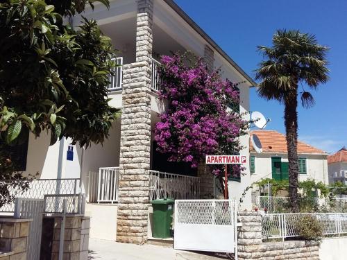 Apartments Mateo - 60m from sea Primošten