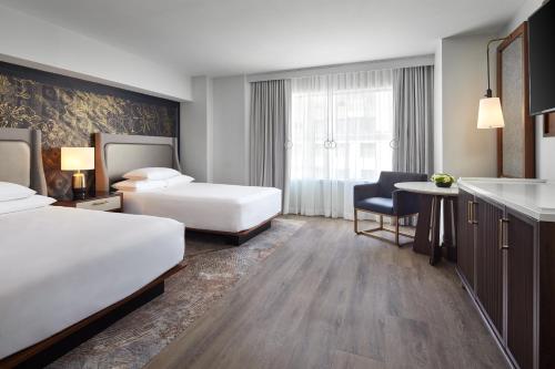 Double Room with Two Double Beds image 3