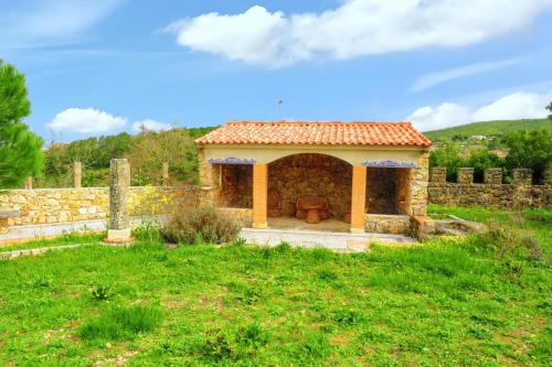 House with one bedroom in Porto de Mos with wonderful mountain view shared pool furnished terrace 30 km from the beach - image 11