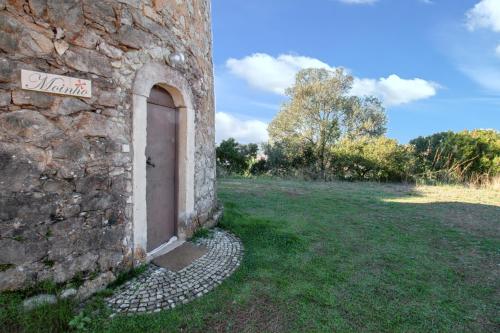 House with one bedroom in Porto de Mos with wonderful mountain view shared pool furnished terrace 30 km from the beach - main image