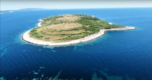 Robinson Crusoe Island Apartment in cunski