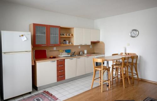 Pleasant apartment close to city center in Prague 13