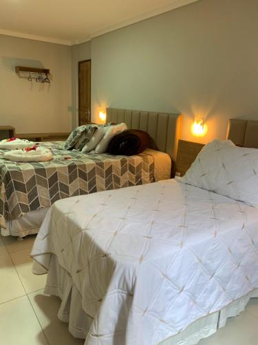 1 double bed, 1 twin bed