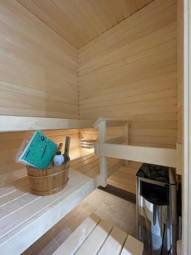 Sauna, Penthouse Sauna Myyrmanni in Vantaa