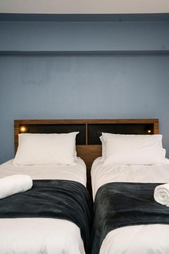Twin or King Room image 9