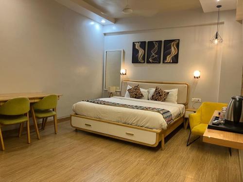 Hotel Wood Inn in Hoshangabad