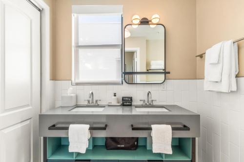 South Beach Plaza Hotel