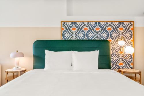 South Beach Plaza Hotel
