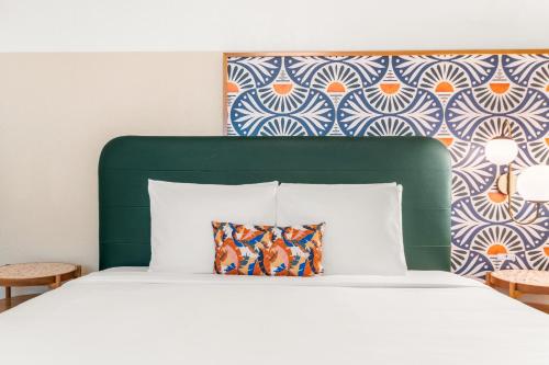 South Beach Plaza Hotel