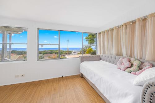 Sun Catcher - ocean views, walk to beach, lake, cafés, shops, Lake Cathie (Foto 8)