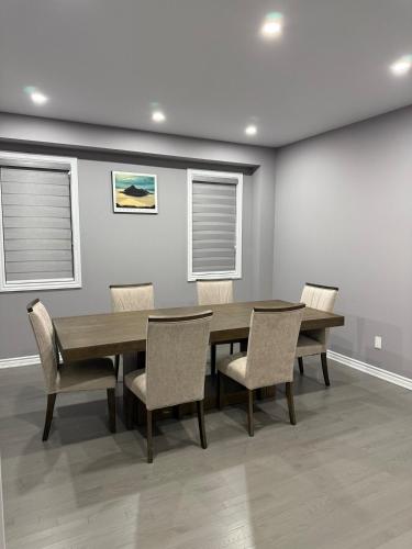 4-Bdrm Comfort with Fireplace mins from Downtown in Port Colborne (ON)