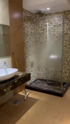 غرب سمود, Madinat as-Sadis min Uktubar (Foto 10)