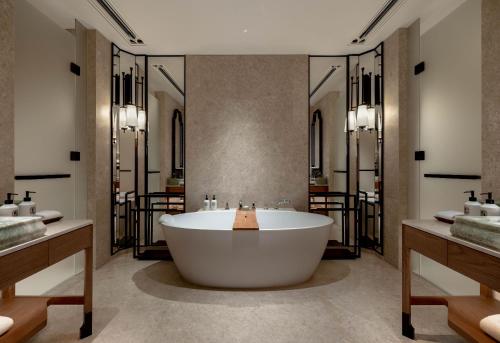 Suite, club
