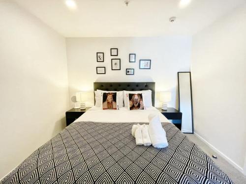 Parkside Elegance 1BR Urban Getaway on Queen St - Pool Gym, Auckland (photo 6)