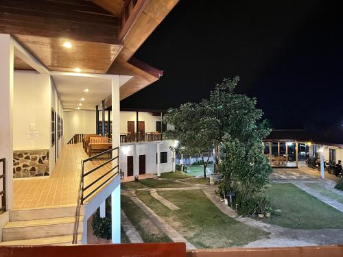 Sanhak Guesthouse in Na Hin