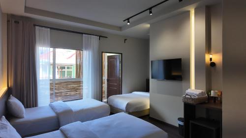 Suncloud Hotel Koh Samet Room Type - Deluxe Triple Room