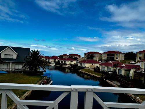 Exterior view, Marina View Guest House in Aston Bay
