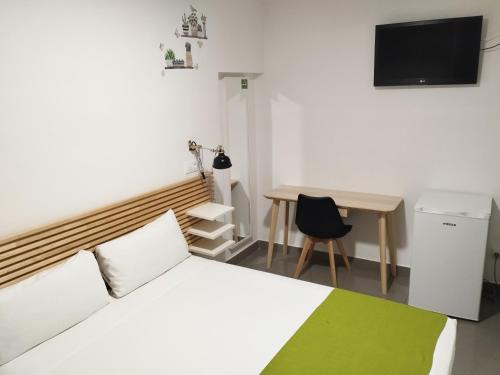 Hostal La Terrassa - image 13