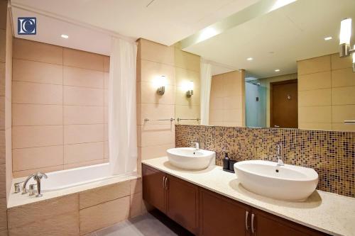 Exclusive 2BR Home Marina Residence 4, The Palm, Dubai (photo 5)