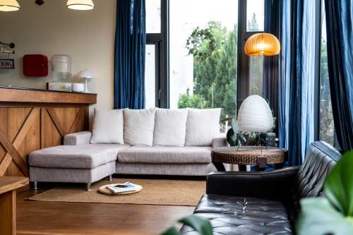 Shared lounge/TV area, The peaceful village 小和 in Shoufeng Township