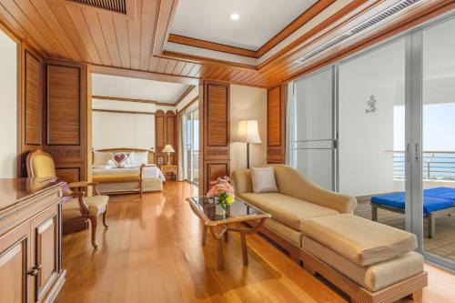 Regency Suite (2 bedrooms) image 10