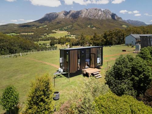 Hillside Hideout by Tiny Away - Sheffield