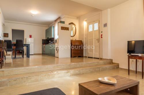 Traditional villa appartment with garden, also for gatherings ,15 minutes from Thessaloniki airport in 帕諾拉馬區
