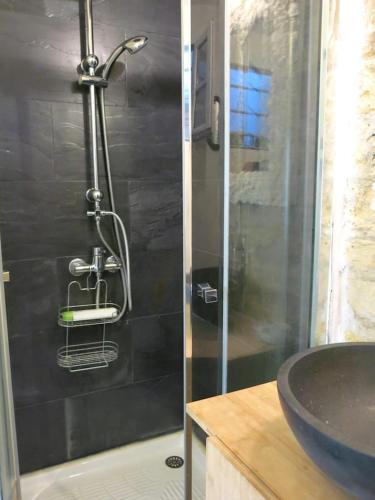 Montmartre Del Sarte Cosy CityCosy - image 9