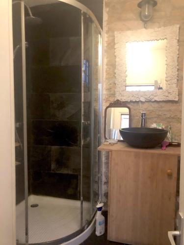 Montmartre Del Sarte Cosy CityCosy - image 2