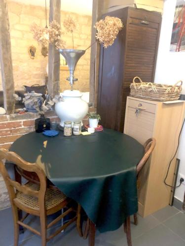 Montmartre Del Sarte Cosy CityCosy - image 10