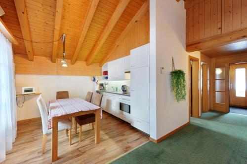 Superior Two-Bedroom Apartment (560/573)
