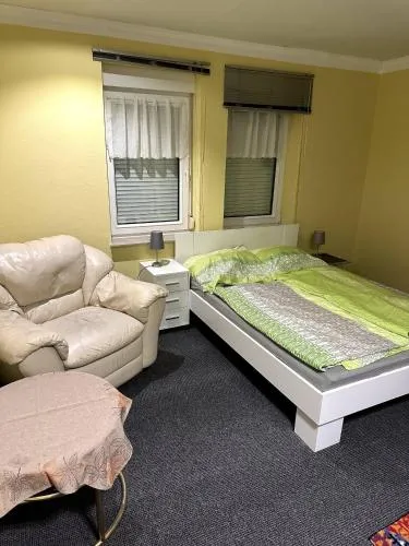 Large apartment for 3-11 guests in the Halle Leipzig Area in Landsberg, Deutschland