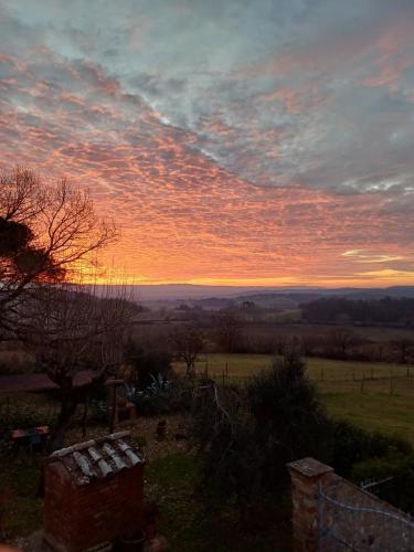 Il Pomerio - farmhouse with pool & panoramic view