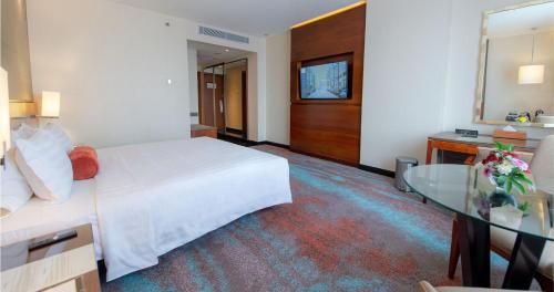 Gumaya Tower Hotel - image 3