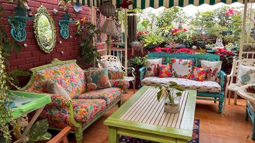 On The House in New Delhi and NCR