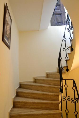 Hotel Alp Guesthouse - image 9